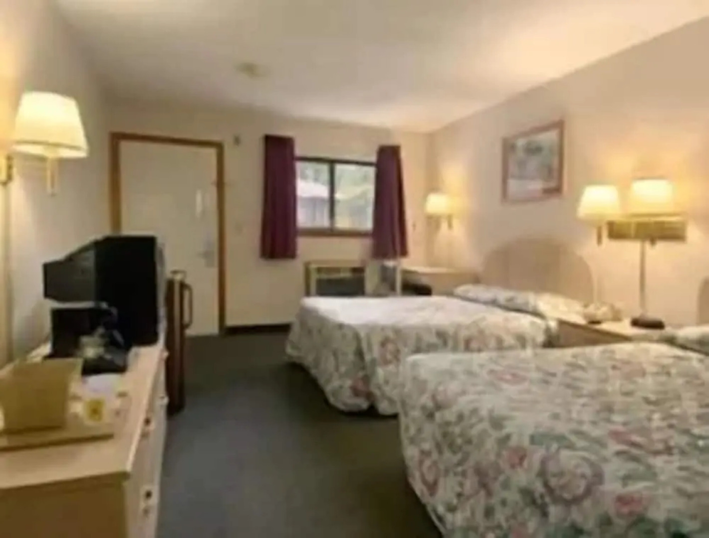 Super 8 enfield windsor lakes airport