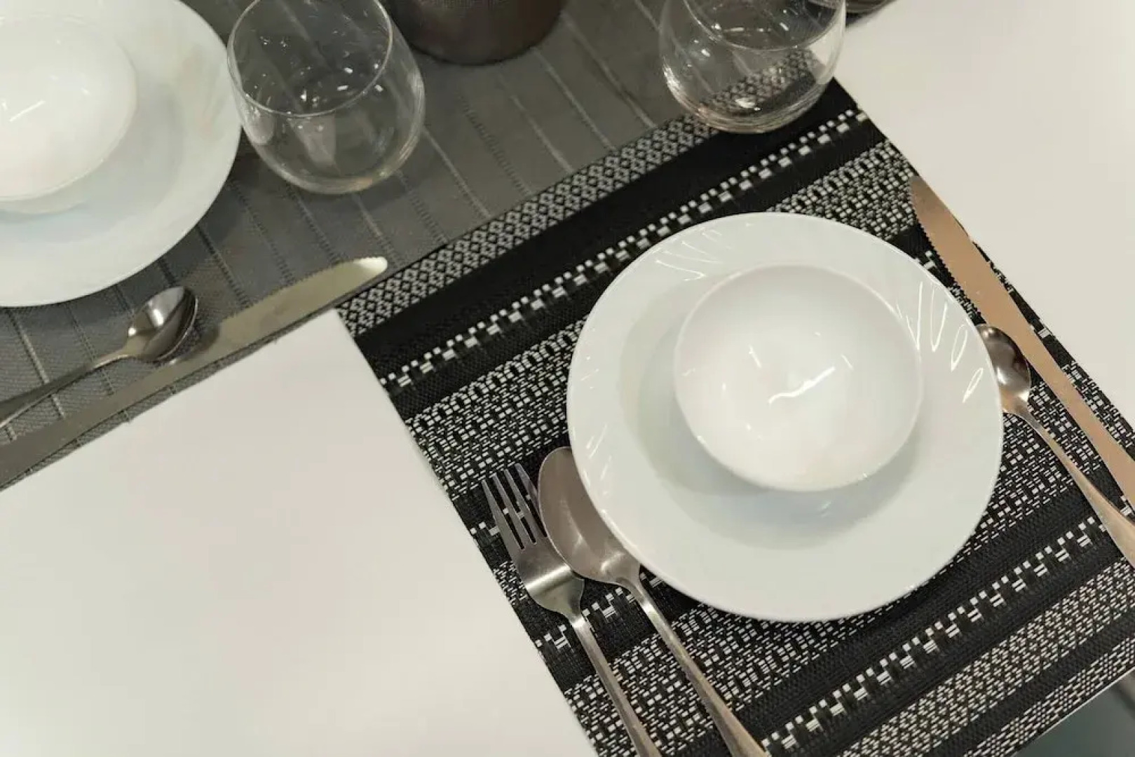 2-bedroom Elegant Condo With Sunrise & Mountain View