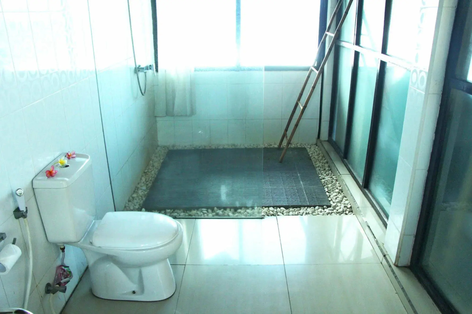 Soka Indah Restaurant & Bungalows