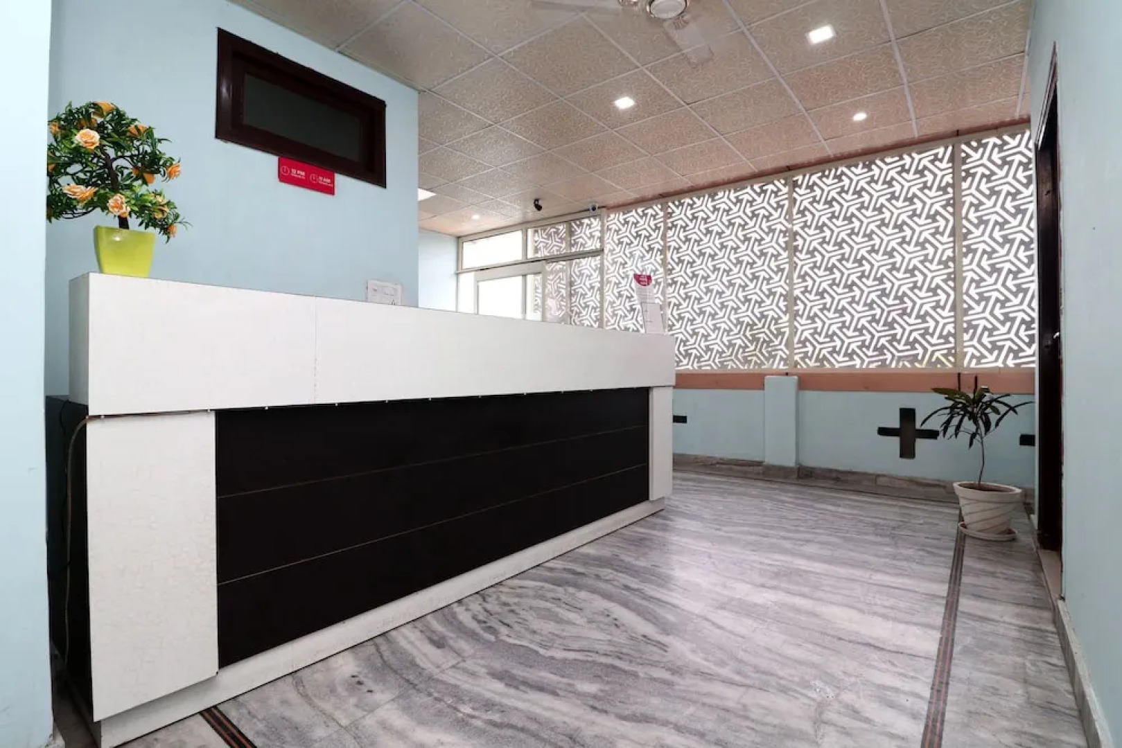 OYO 16109 Hotel Ayaan