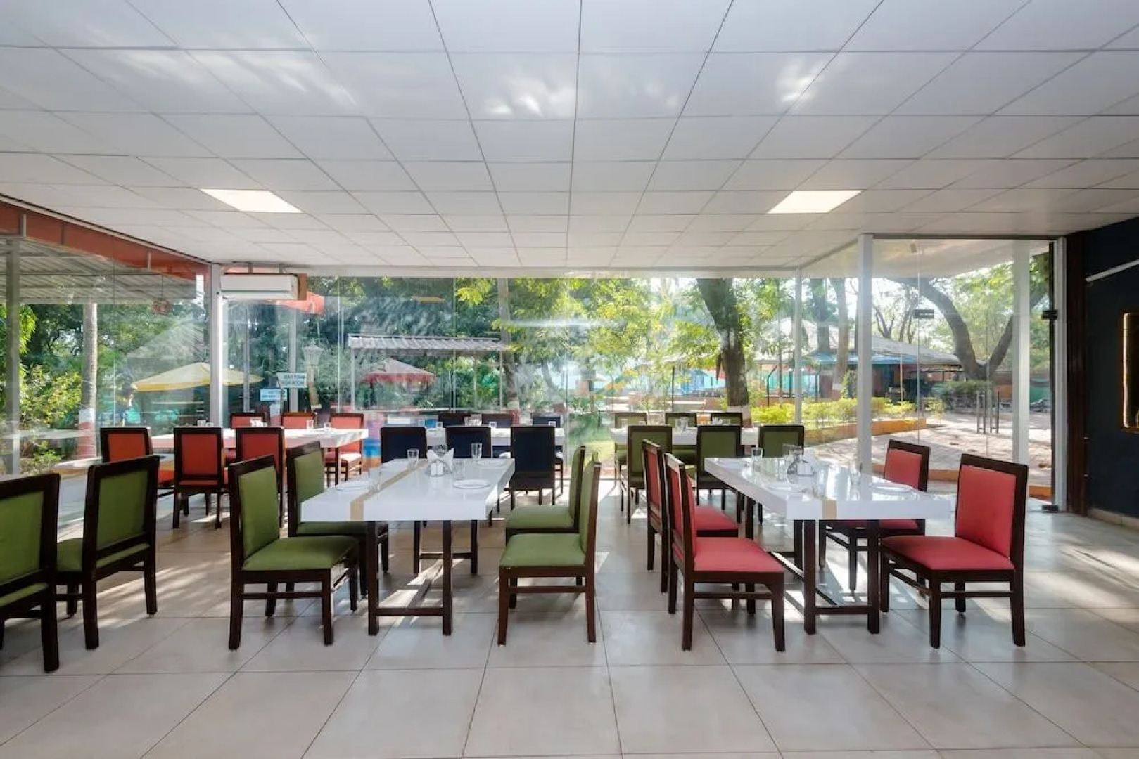 OYO 28759 Green Park Club Resort