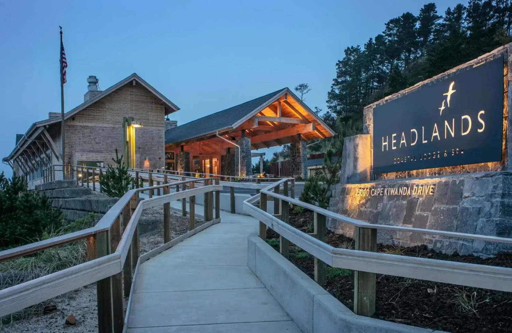 Headlands Coastal Lodge & Spa