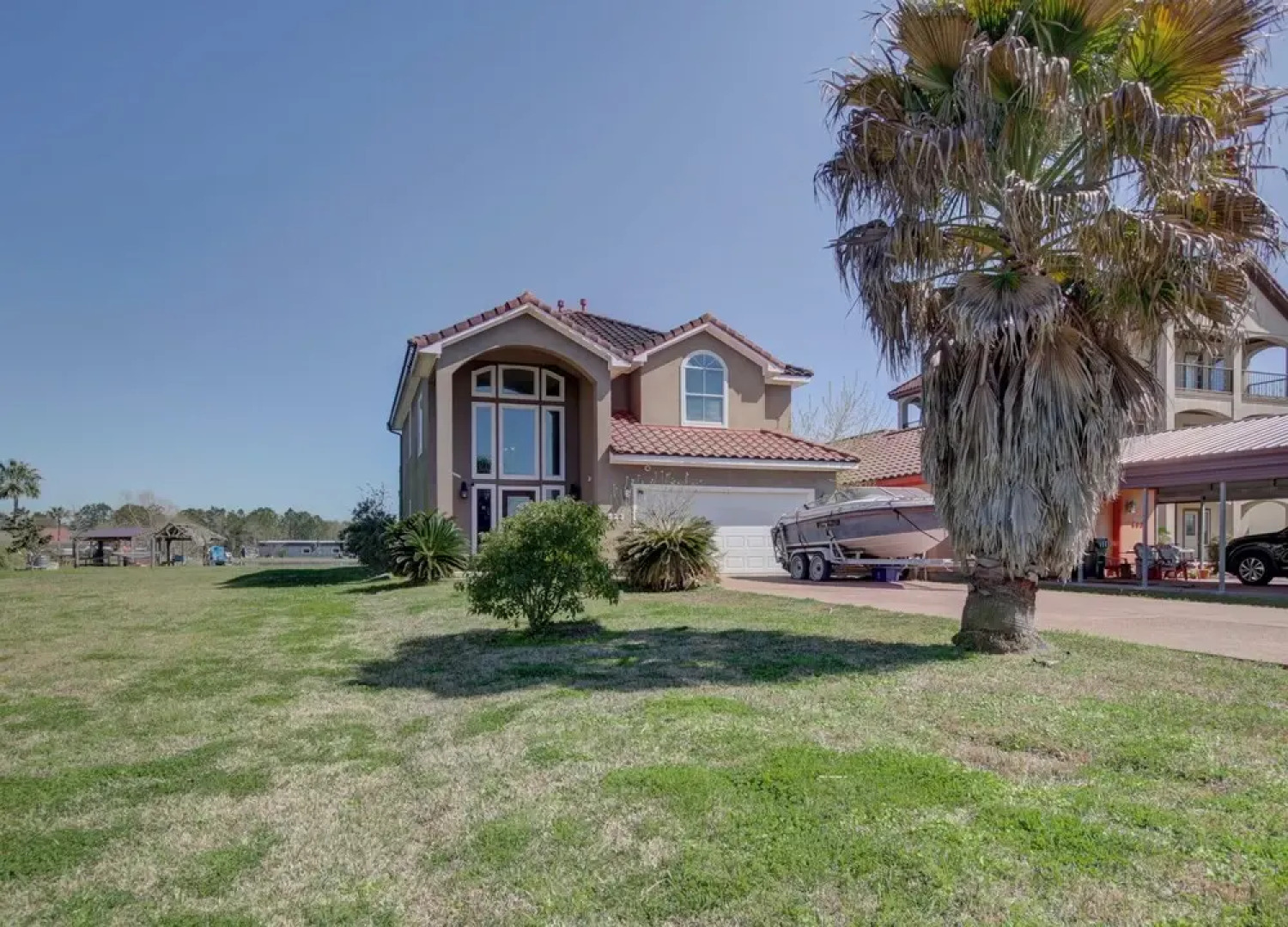 8 Mi to Kemah Boardwalk: Texas Gulf Home w/ Patio