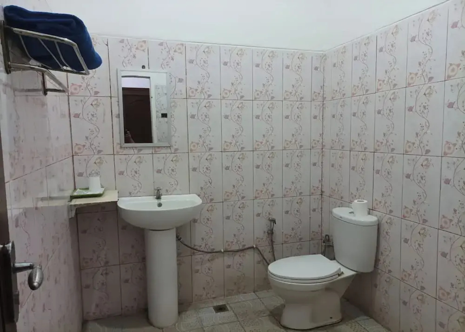 Robbani Edotel Liwa Syariah