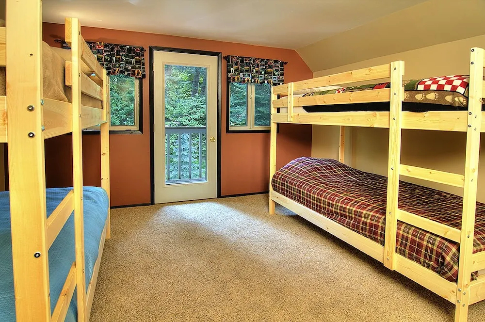 Ridge View Retreat - Three Bedroom Cabin with Hot Tub