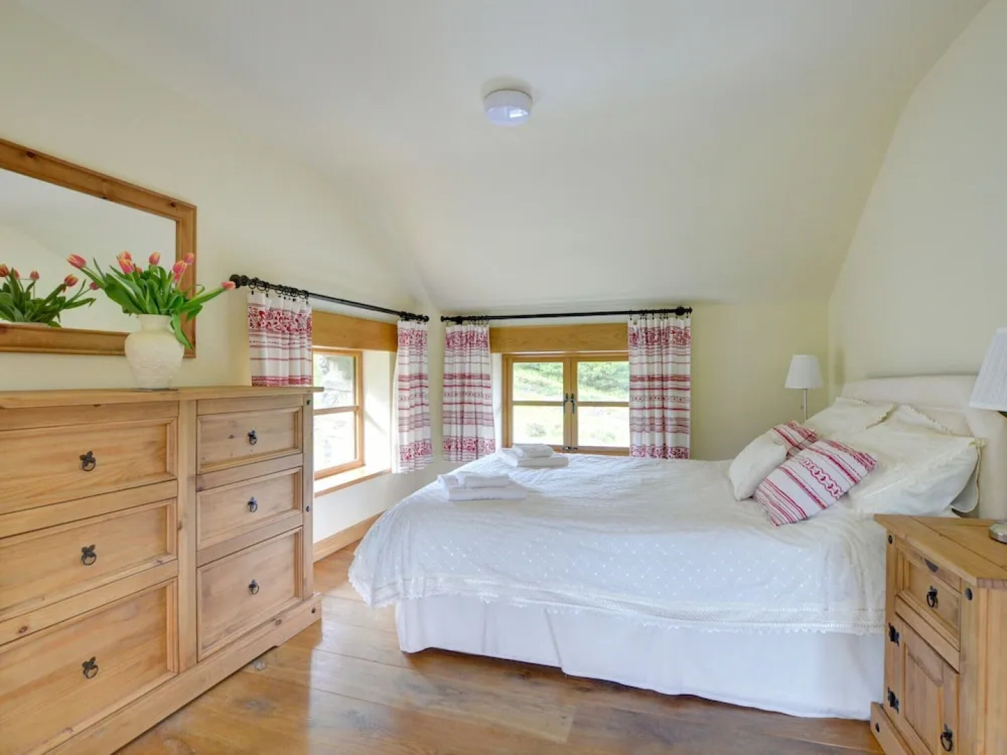 Spacious Holiday Home in Ganllwyd near River