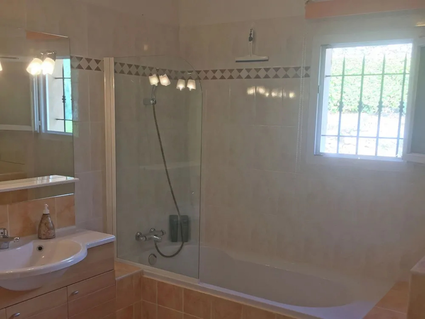 Comfortable Holiday Home in Flayosc With Private Garden