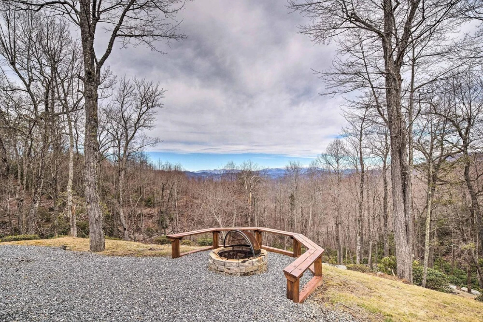Secluded Black Mountain Cabin w/ On-site Pond!
