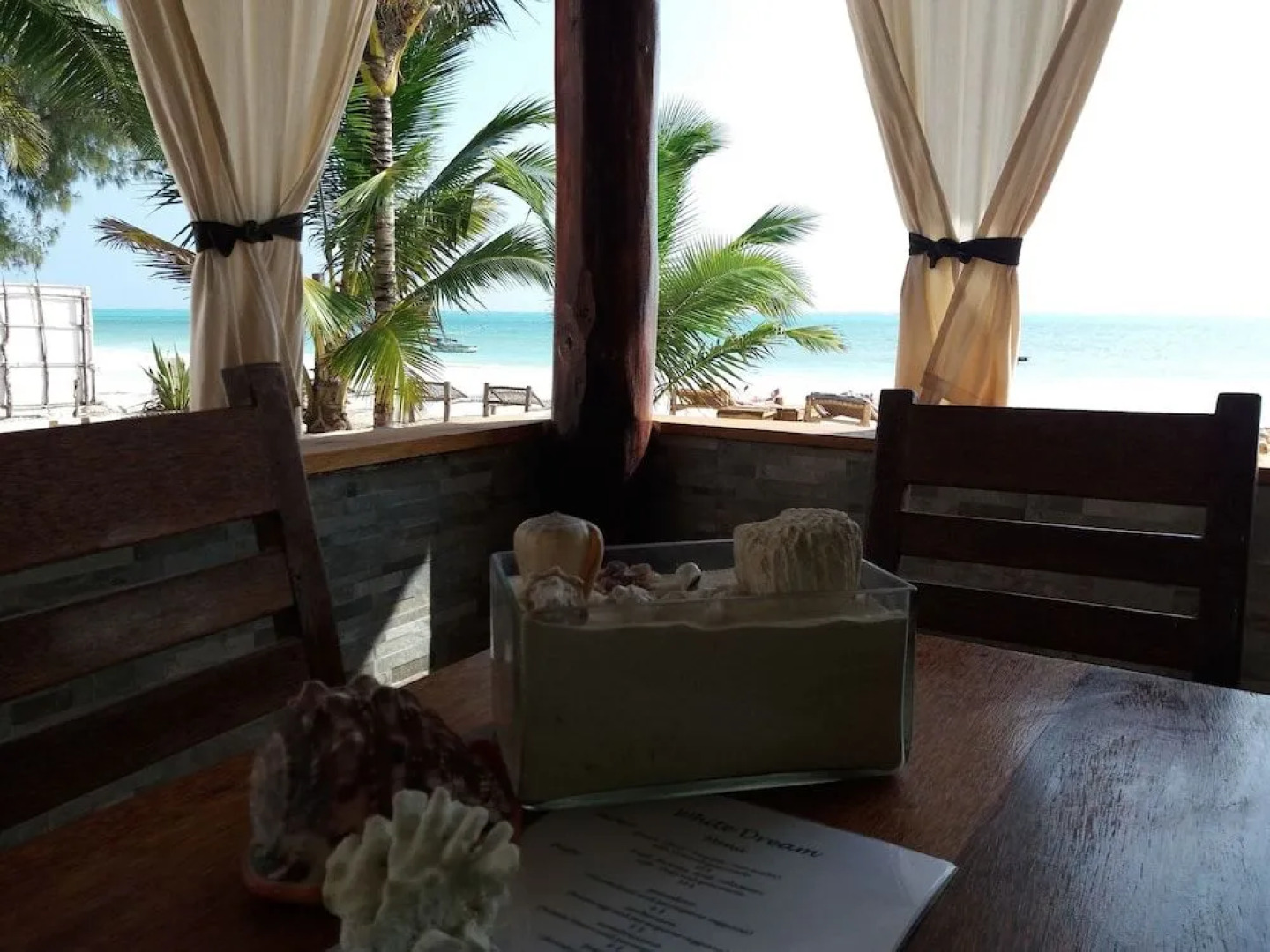 White Dream Lodge & Restaurant