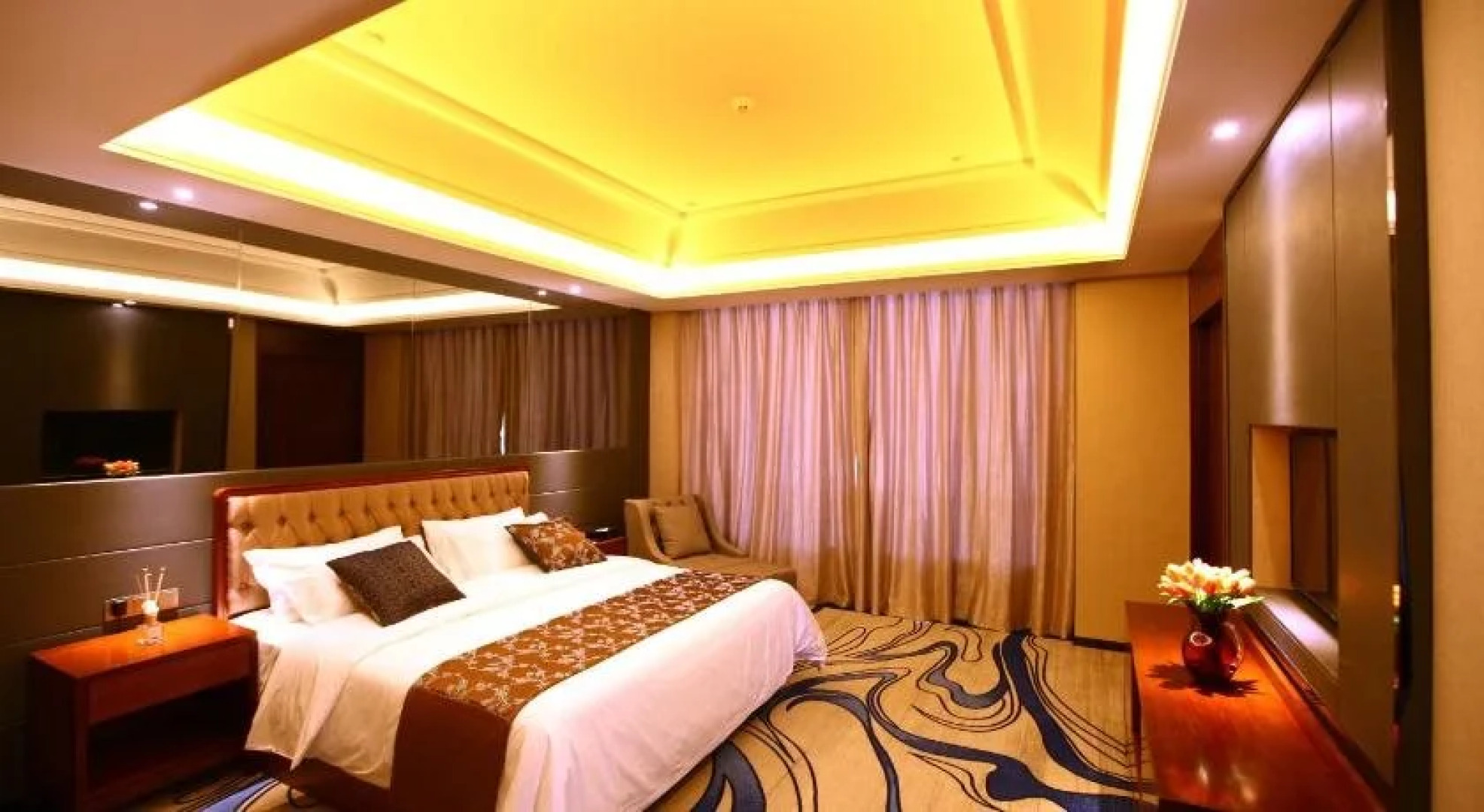 Longyue International Hotel