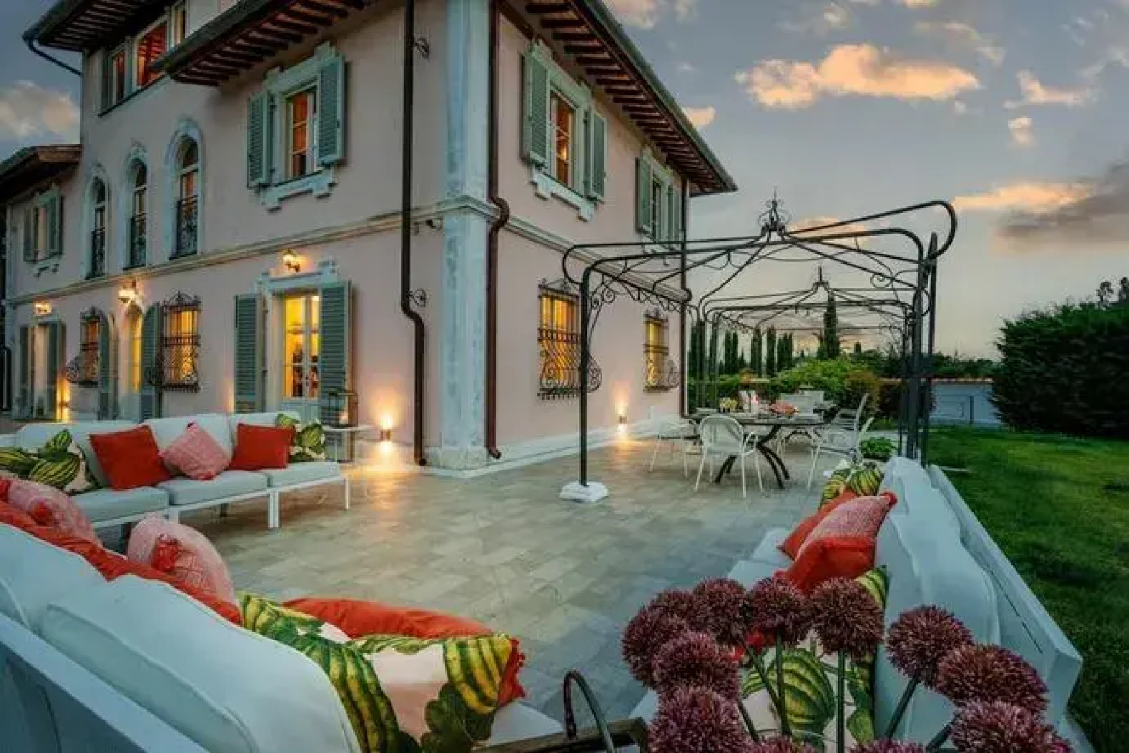 Villa Alpaca in Orentano