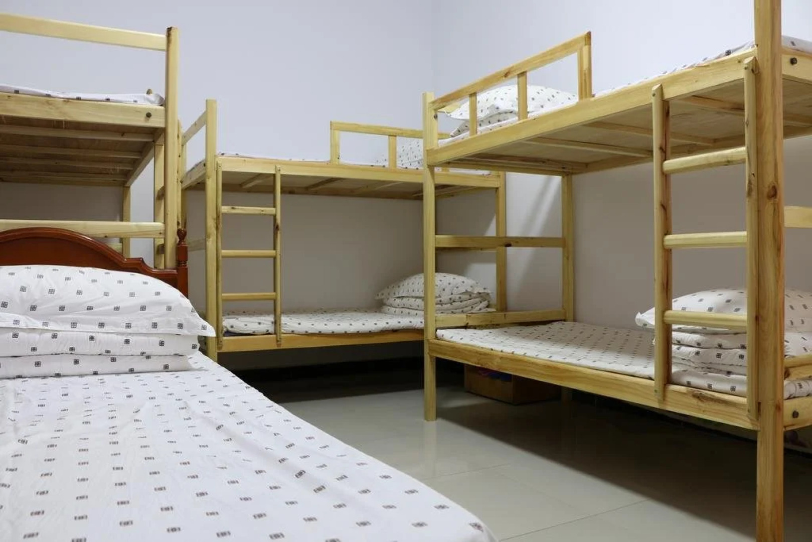 Dunhuang Hu Yang Inn