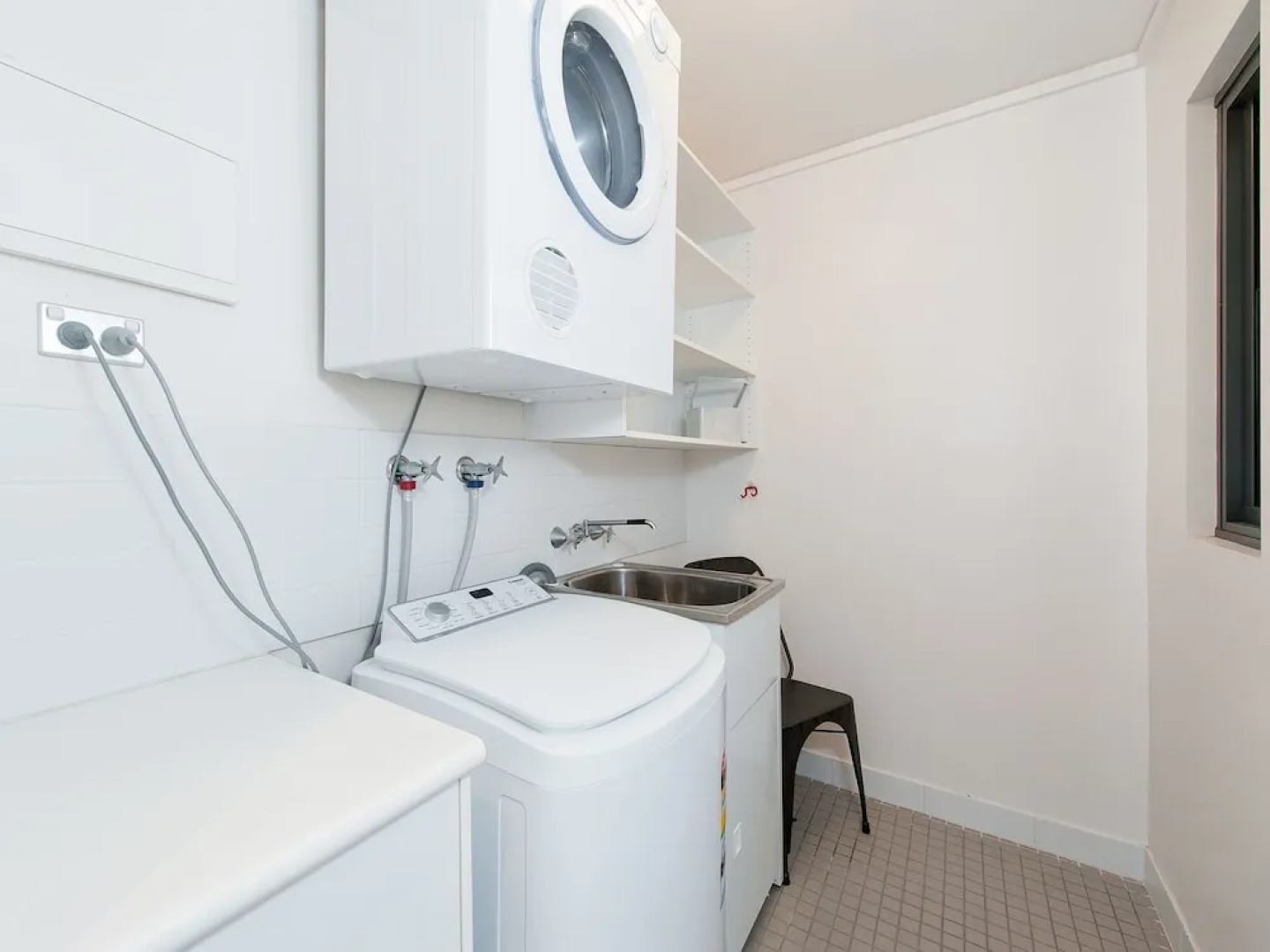 The Deckhouse, 22/26 One Mile Close