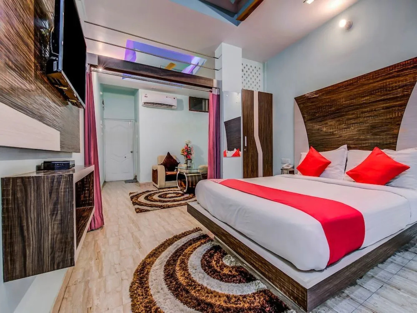 OYO 18873 Hotel Comfort