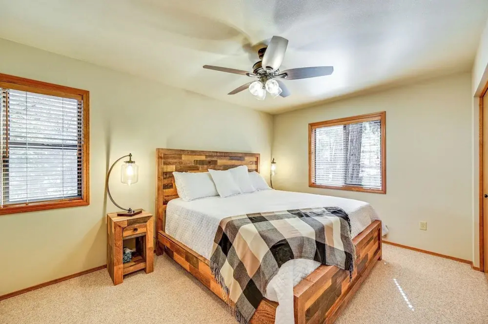 Furnished Deck + Forest Views: Pine Retreat!