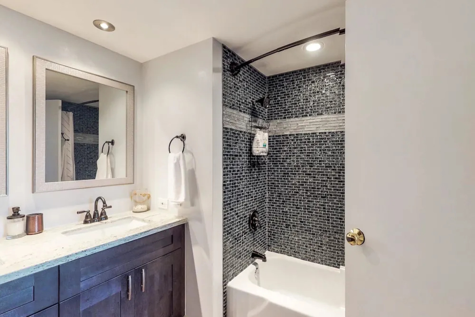 Makaha Valley Towers