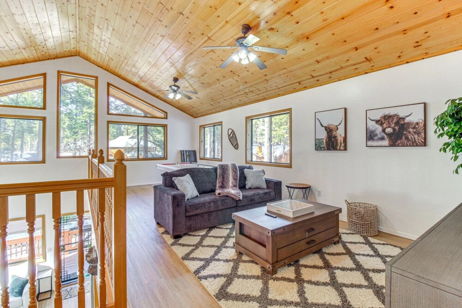 Pet-friendly Cabin w/ Fire Pit in Pinetop!
