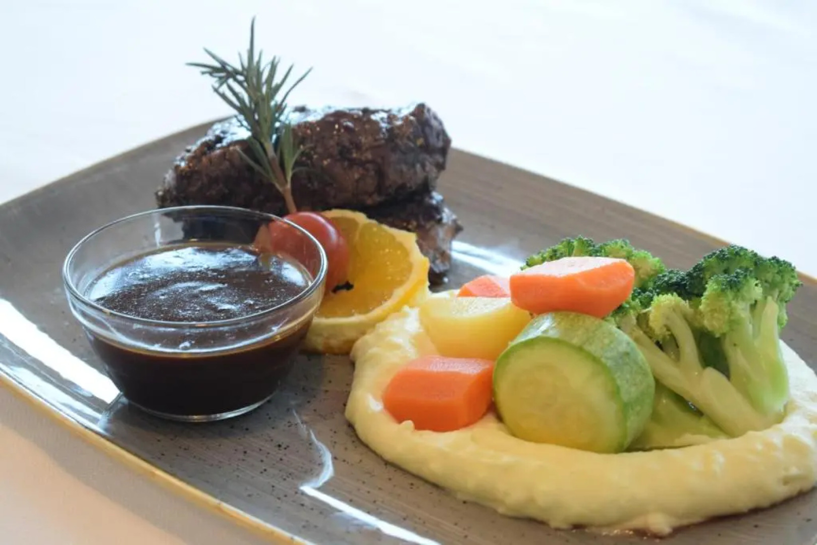 Saraya Corniche Hotel