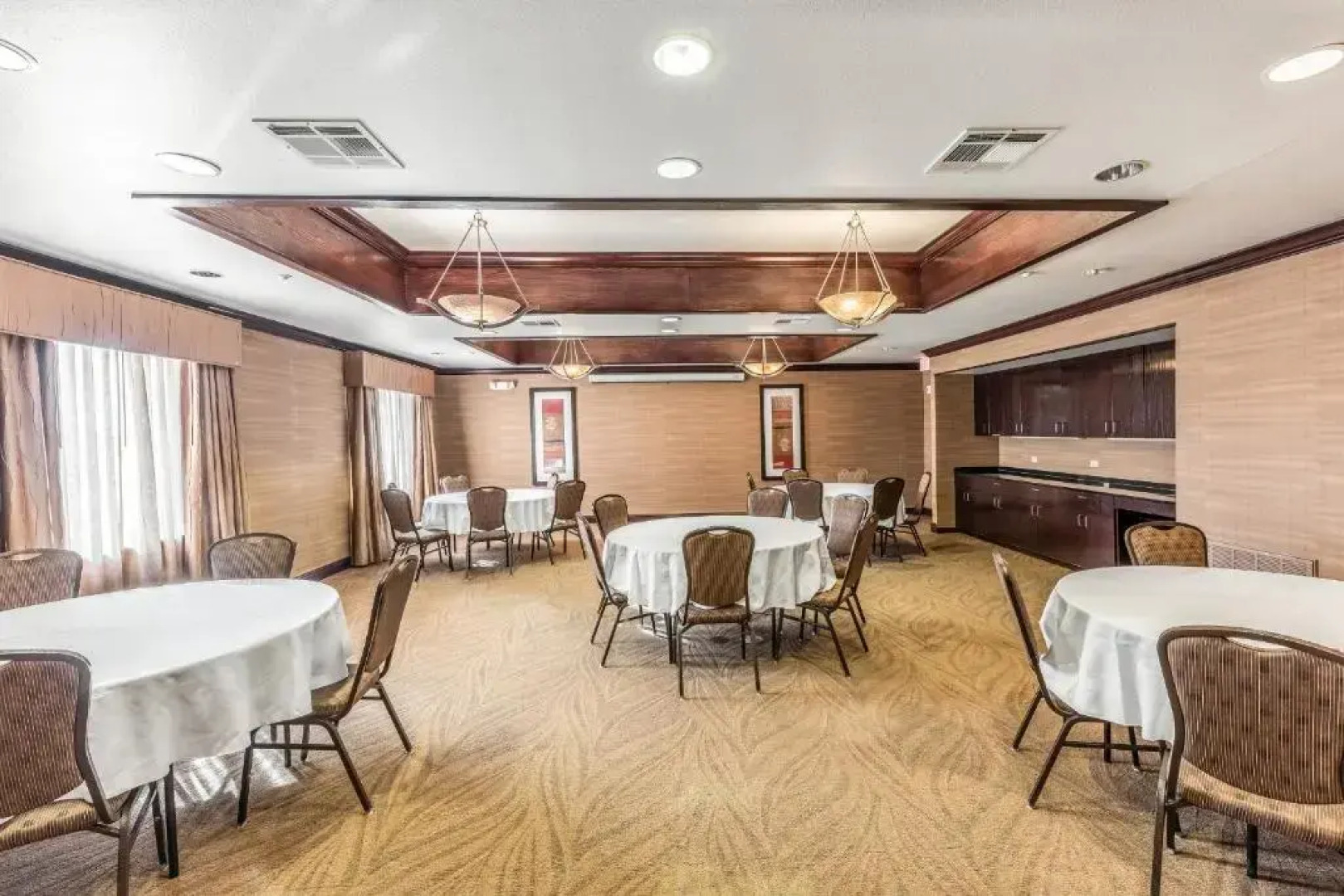 Holiday Inn Express & Suites Mineral Wells