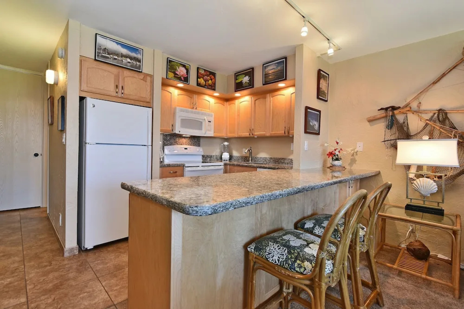 Papakea #b207 Studio Bedroom Condo by RedAwning