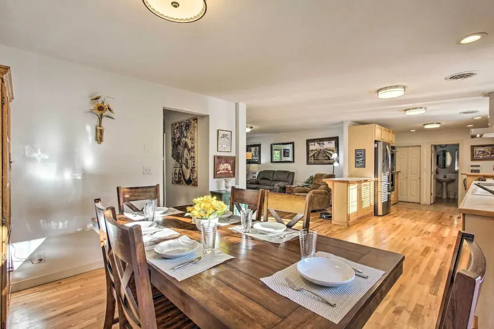 Eugene Retreat: Large Yard + Central Location