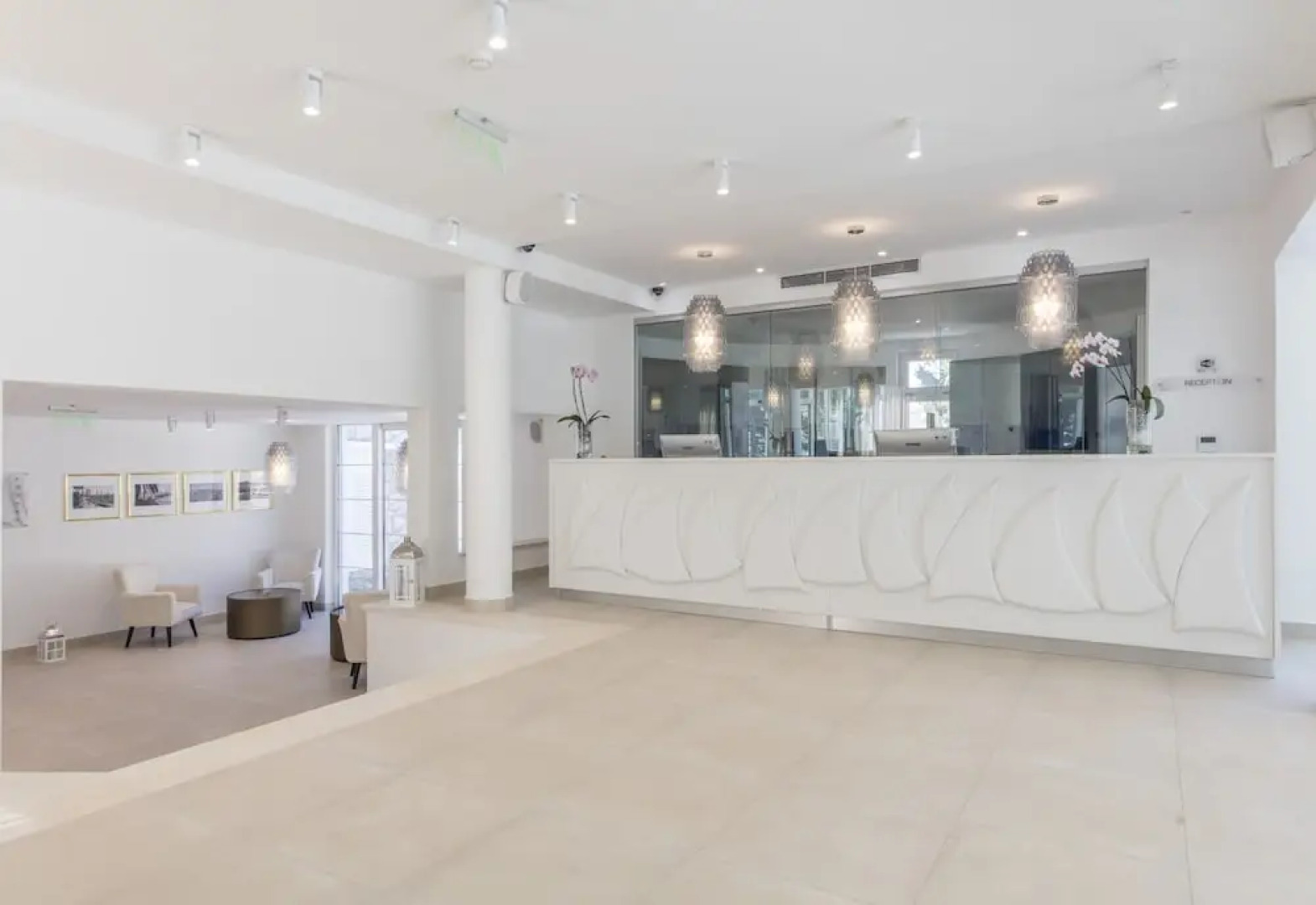 Holiday Park Rooms and Suites Bellevue