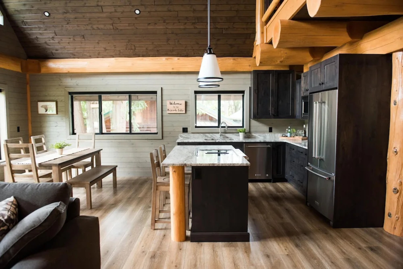 Rowena's Inn On The River