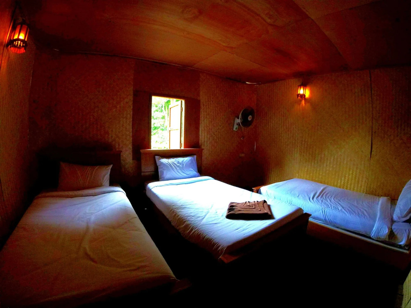 The Lazy Bar And Guesthouse