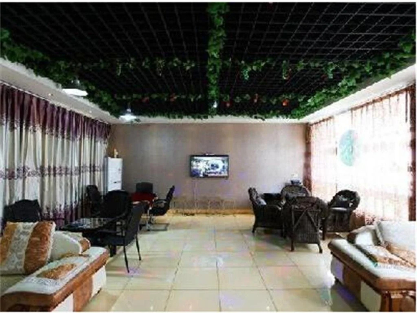 Anxian zhaozhuang Luofushan Huacheng Hotel