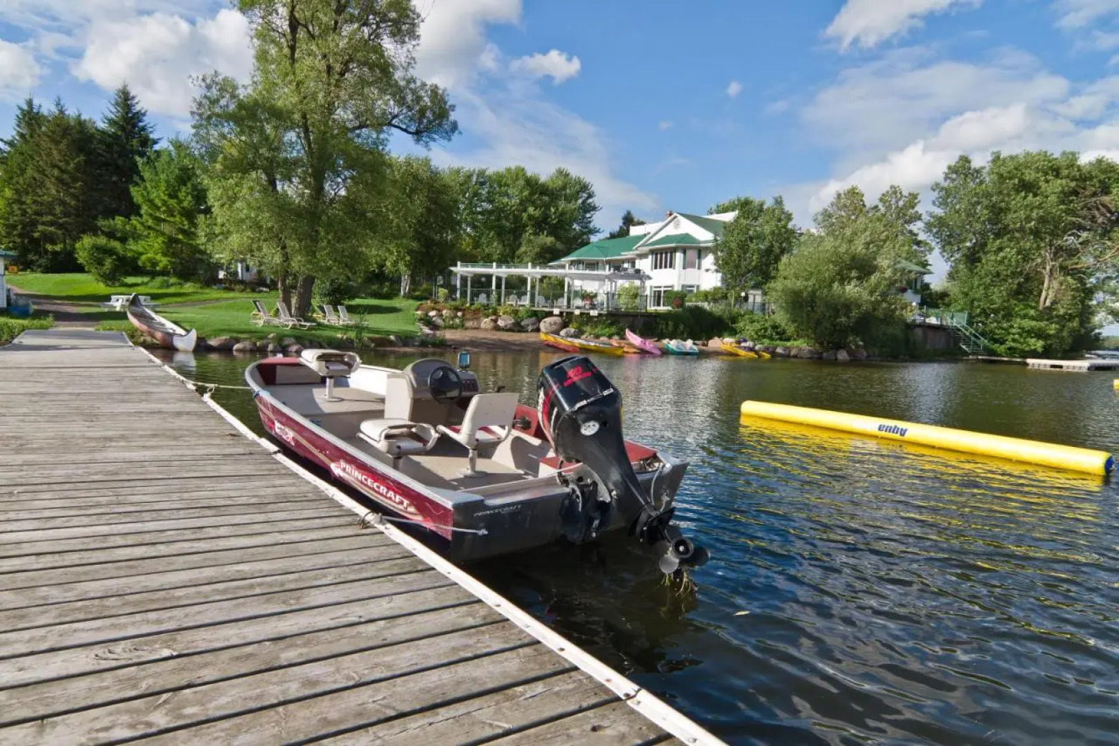 Elmhirst's Resort - On a lake