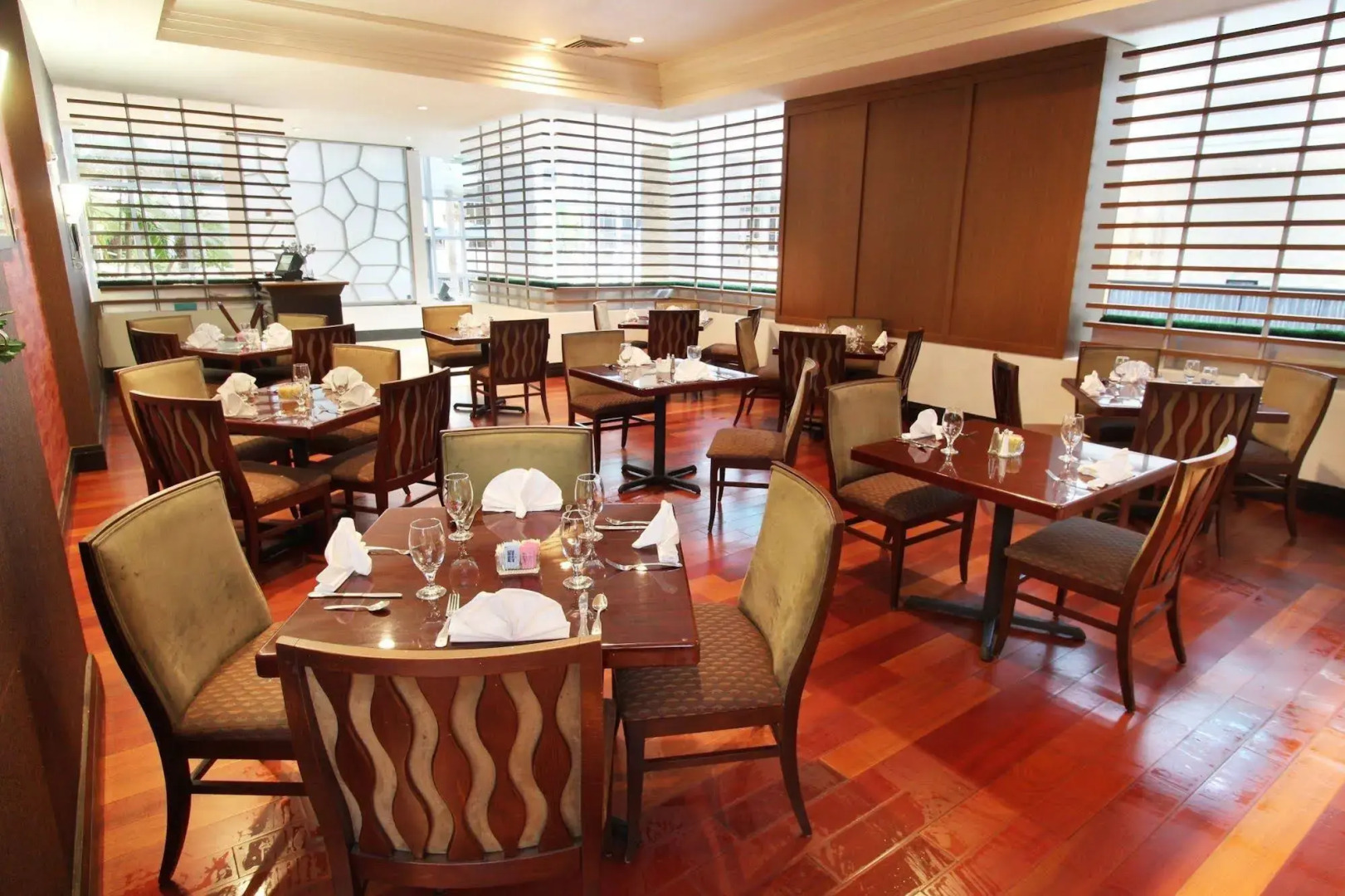 Sawgrass Grand Hotel and Suites Sports Complex