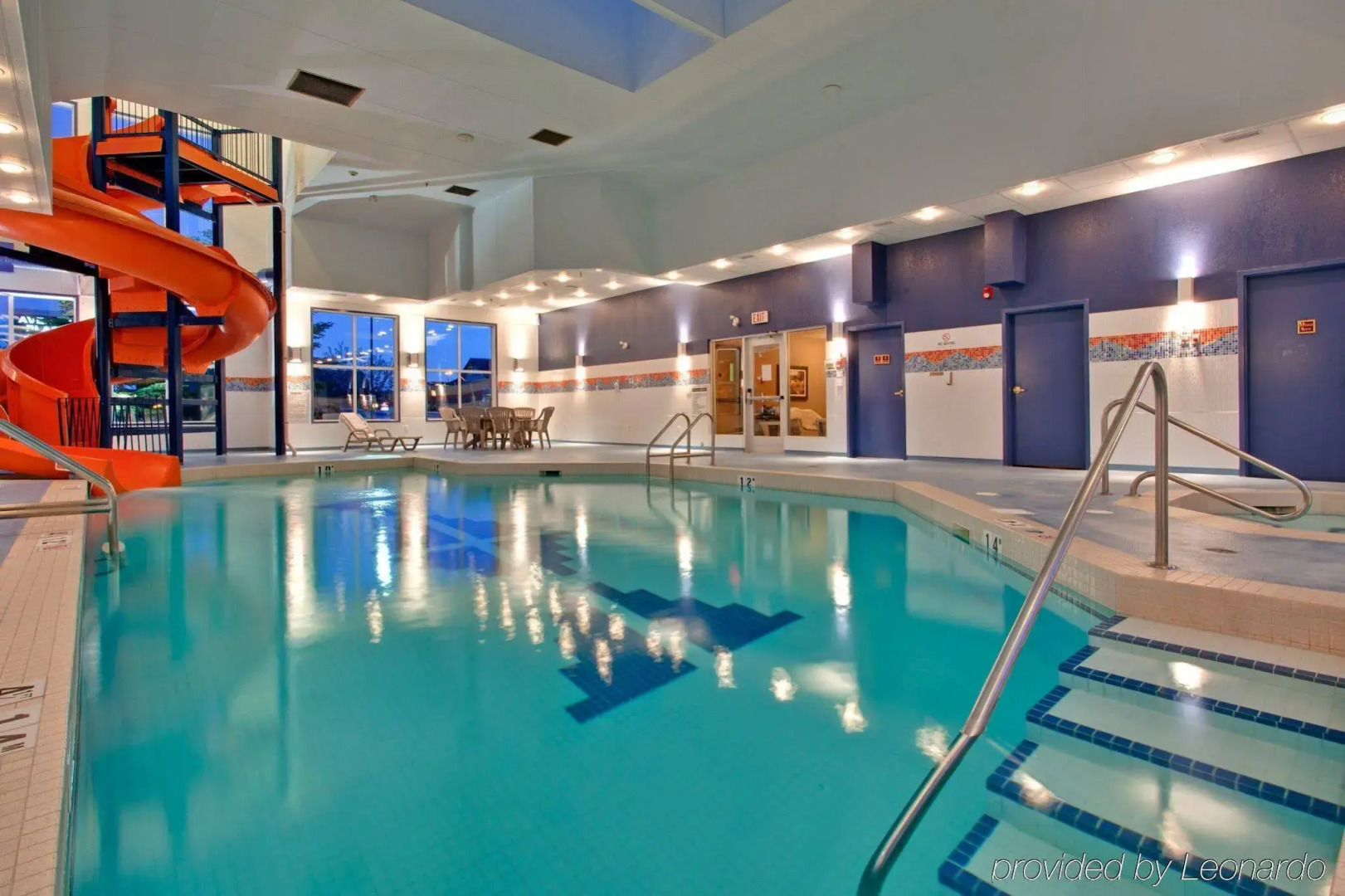 Holiday Inn Express Hotel & Suites Calgary S-Macleod Trail S by IHG