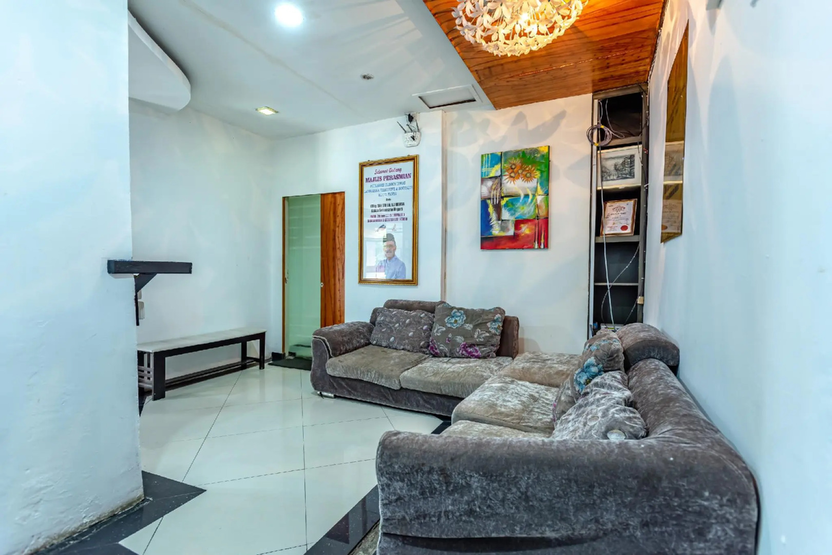 OYO 43960 Laksamana Executive & Boutique Hotel