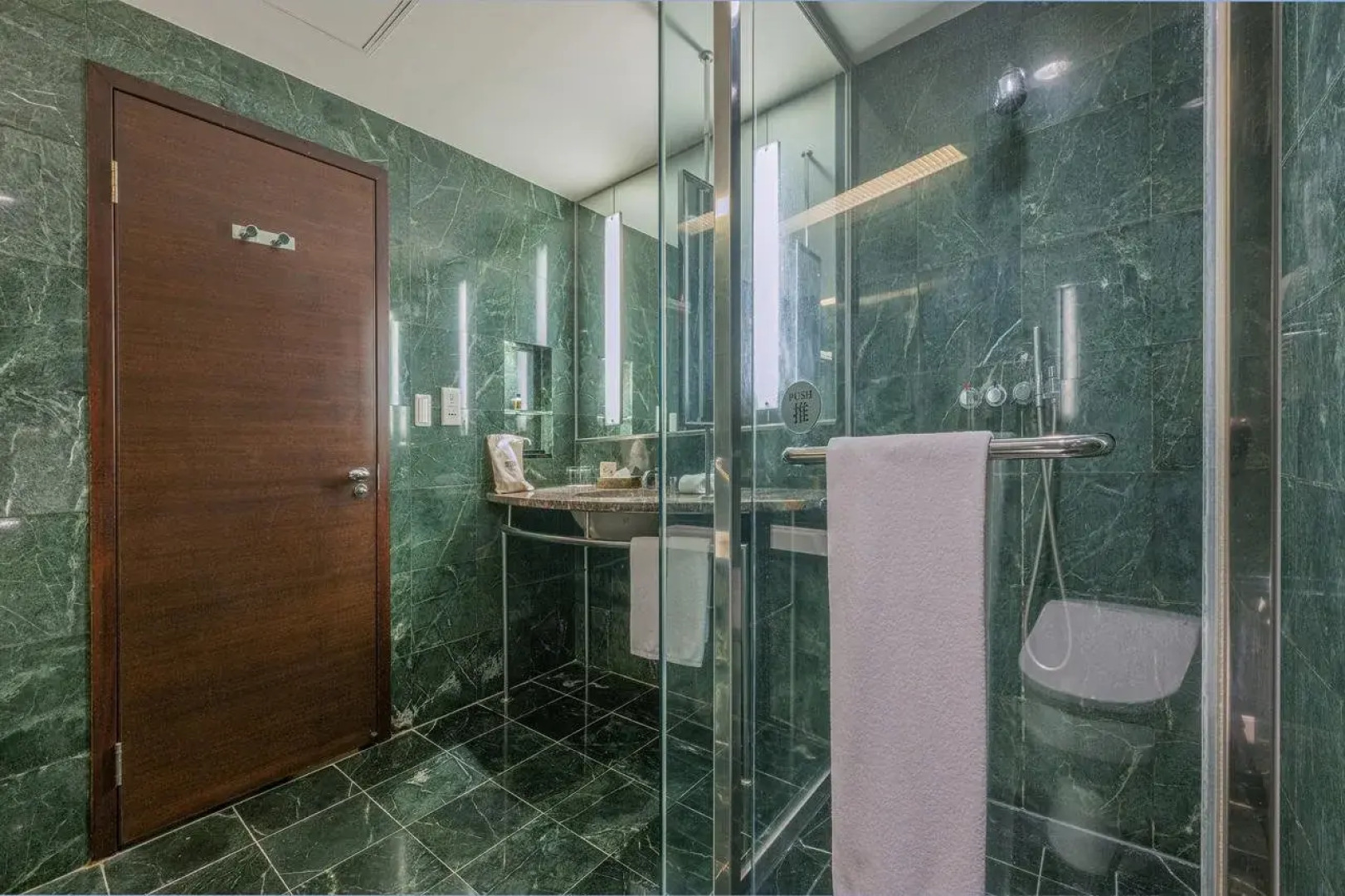 Huang Shin Business Shang An Building