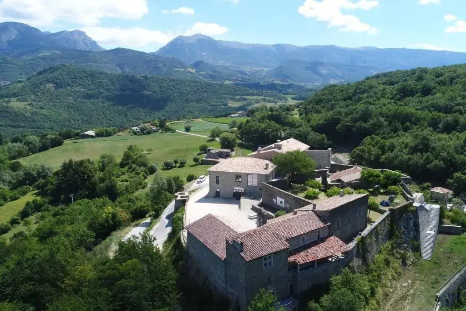 La SCIC du Château de Poët-célard