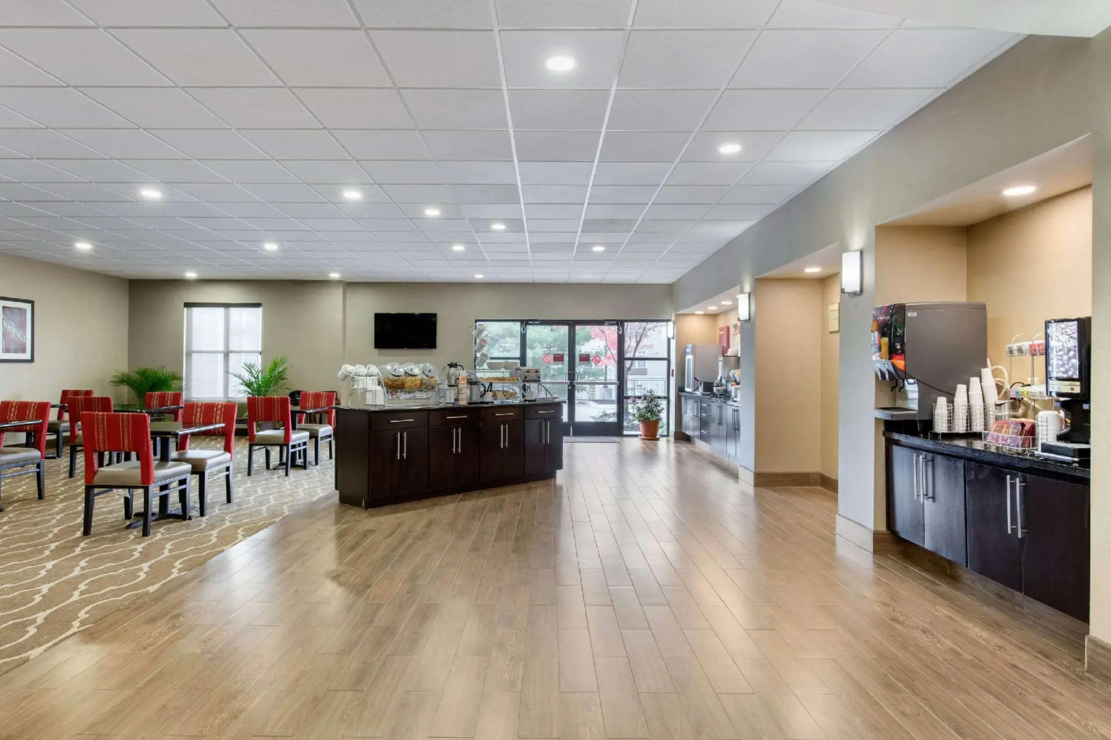 Comfort Suites Nashville near Percy Priest Lake