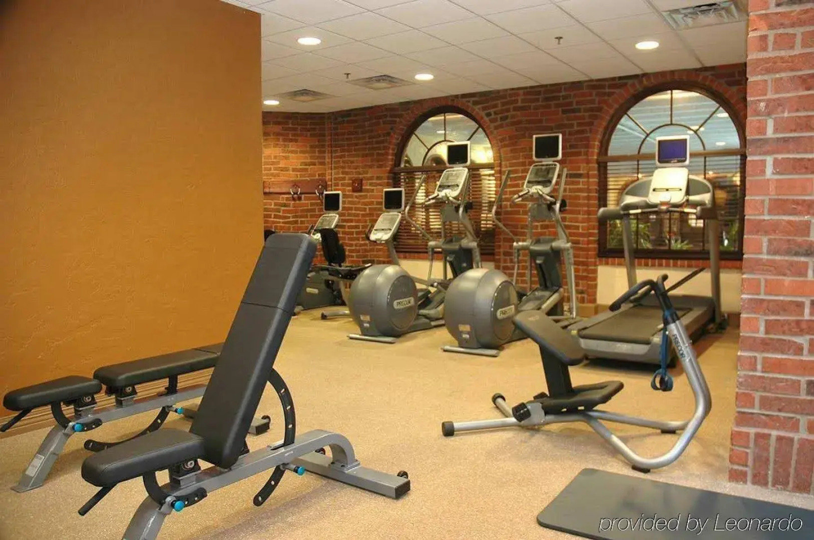 Embassy Suites Kansas City Plaza