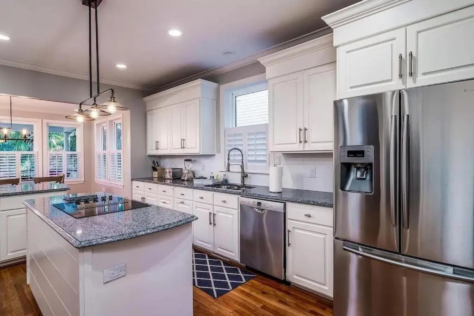 Luxury Modern Home- Steps 2 Beach, Private Pool/Bar, Sleeps 16, 7 BD-5.5 BR- 'The Lucky Penny'