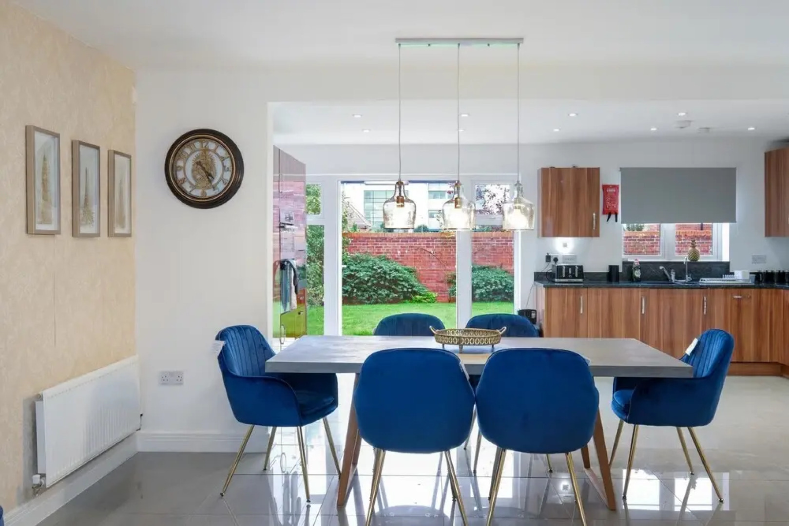 Luxury 5 bedroom Serviced Hse Leavesden