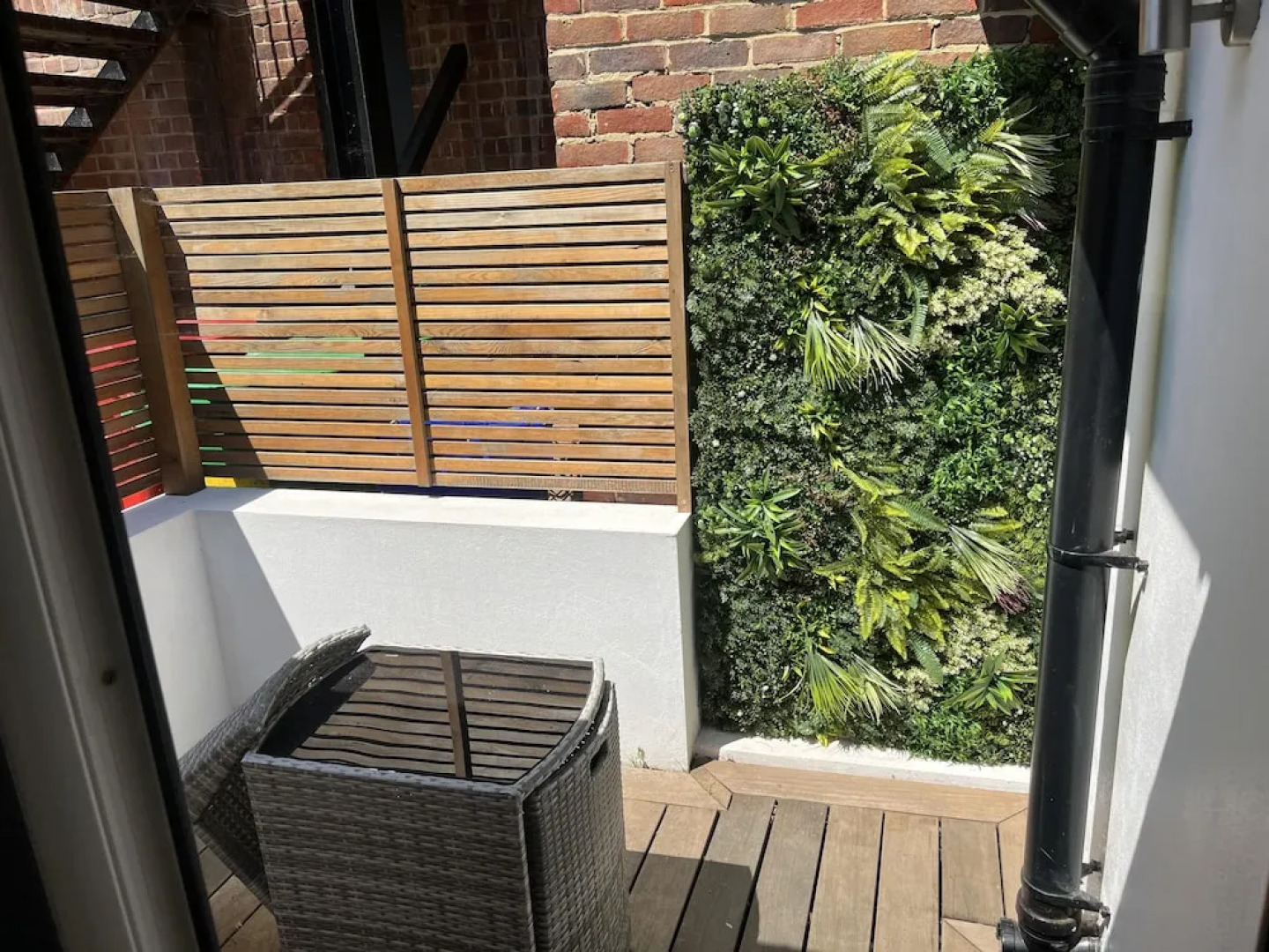 Immaculate 2-bed Bungalow in Weybridge