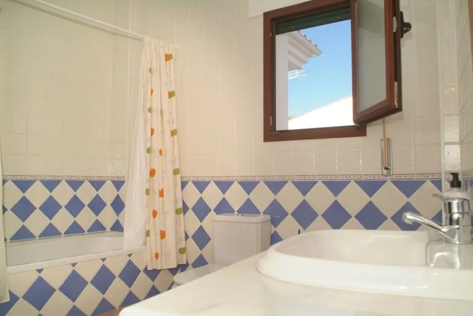 House With 5 Bedrooms in Priego de Cordoba, With Wonderful Mountain Vi