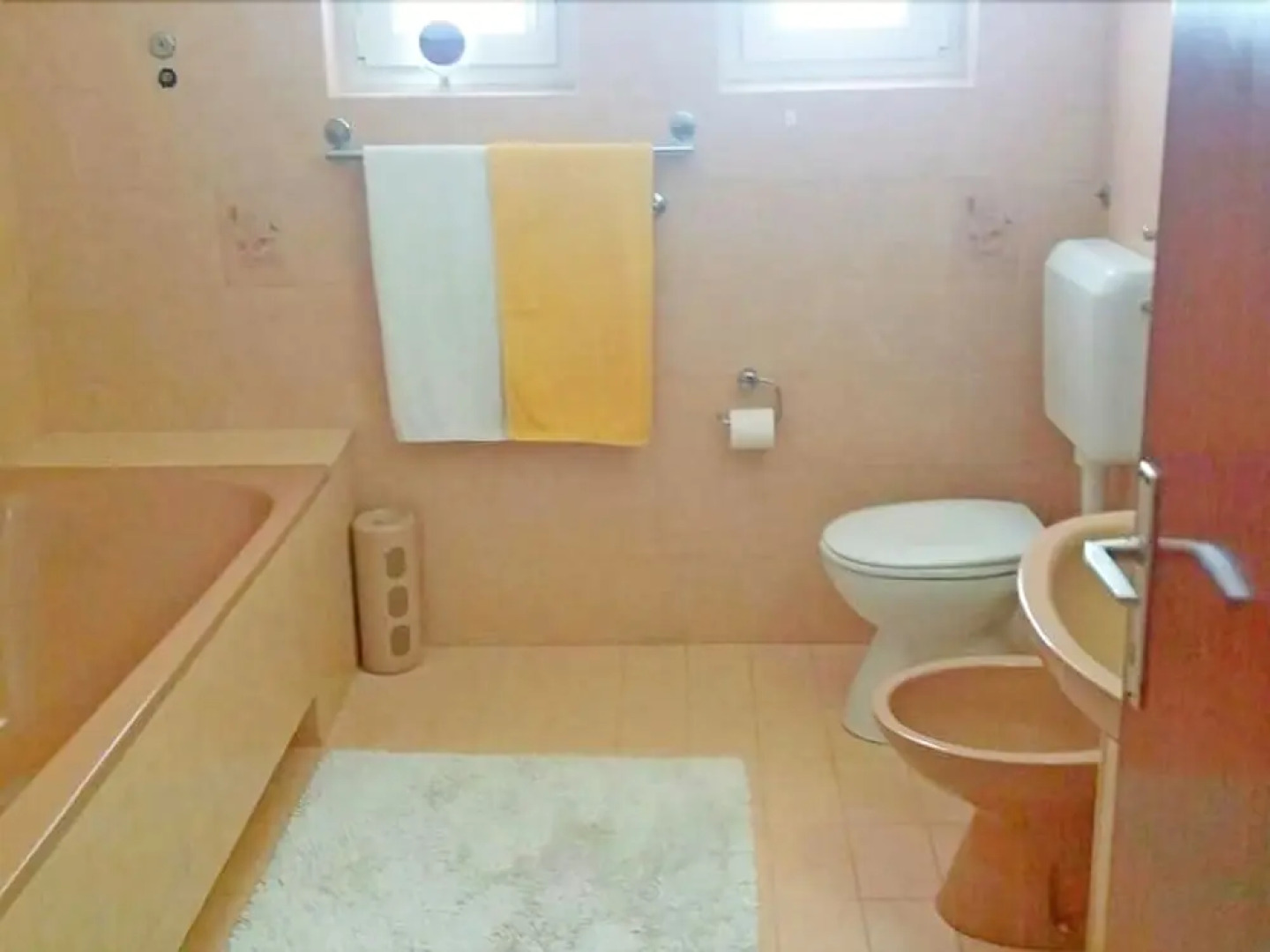 Apartments and Rooms Mladenka