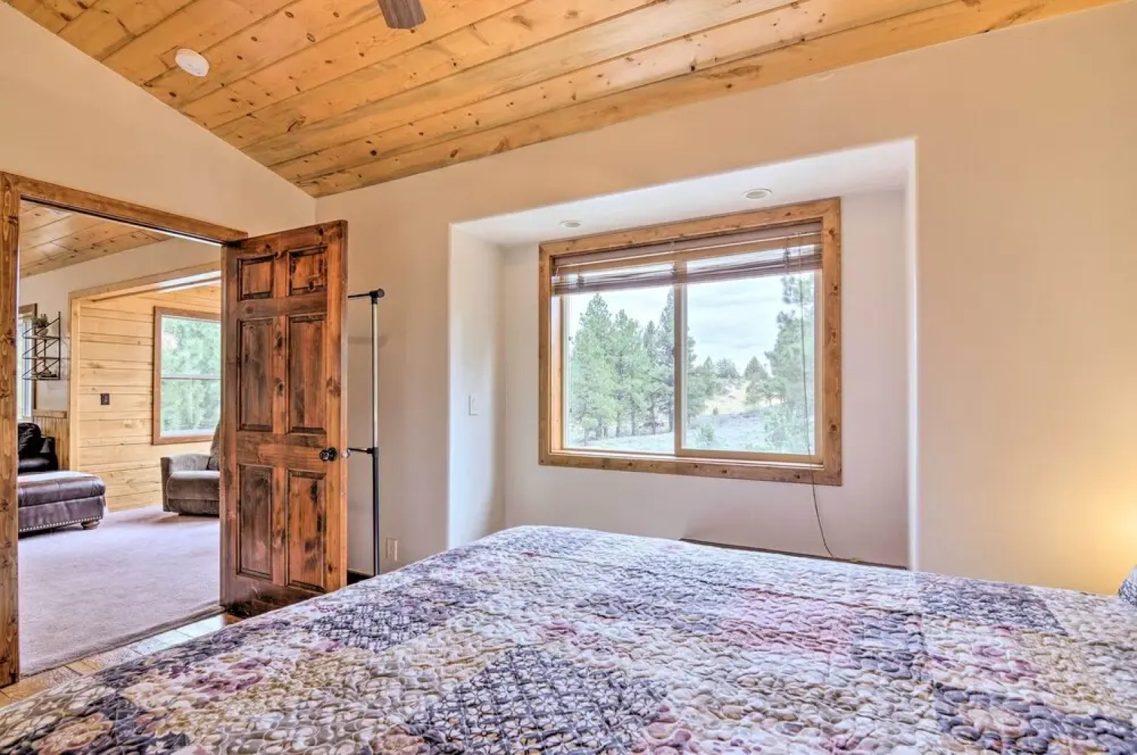 Idyllic Alton Escape ~ 37 Mi to Bryce Canyon!