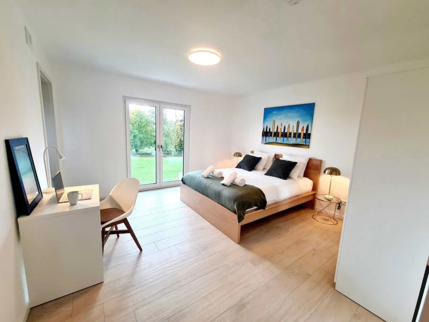 Spacious & Luxurious 5 bedrooms House