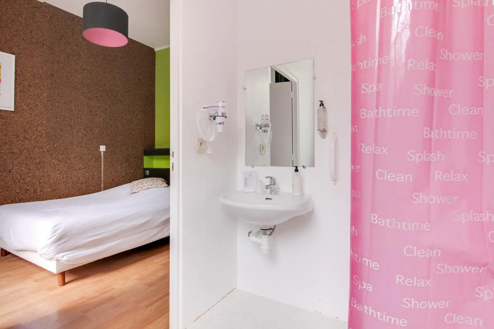 Отель Mermoz Paris Le Bourget