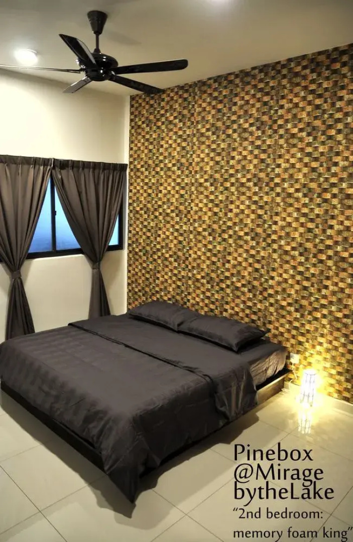 Pinebox Mirage by the Lake