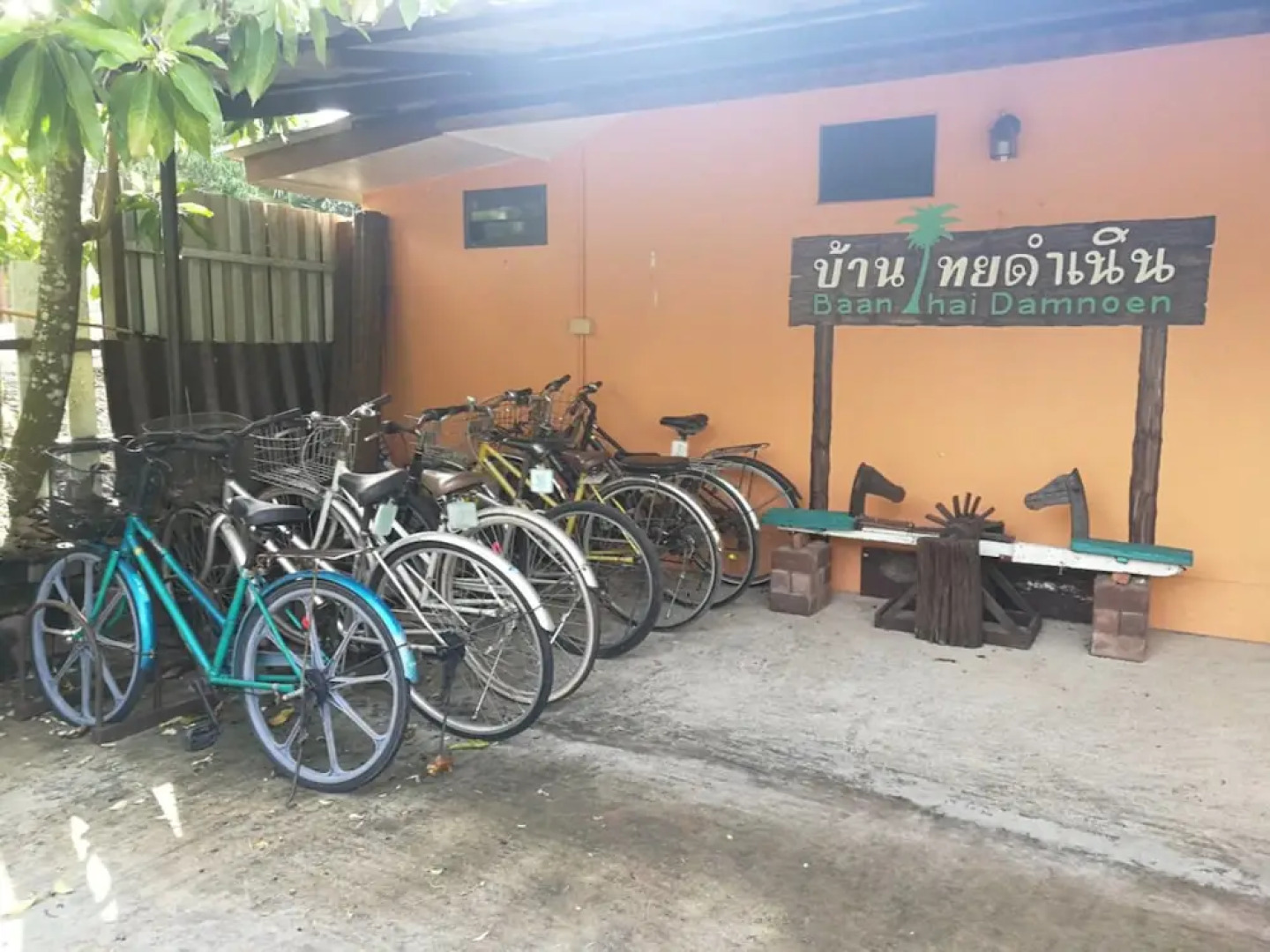 Baan Thai Damnoen Canal House