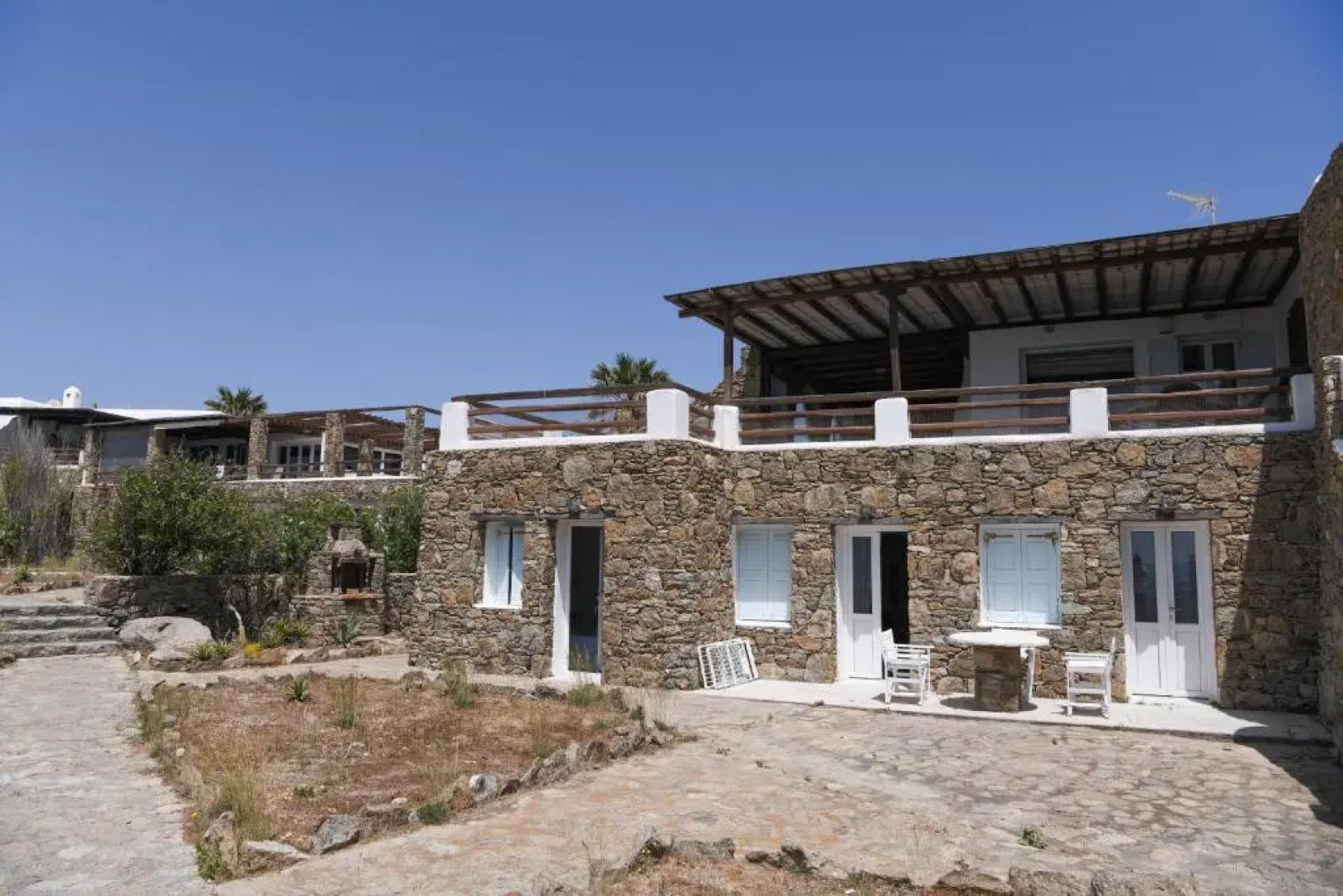 Rock Villa-Guest house by Neuvel