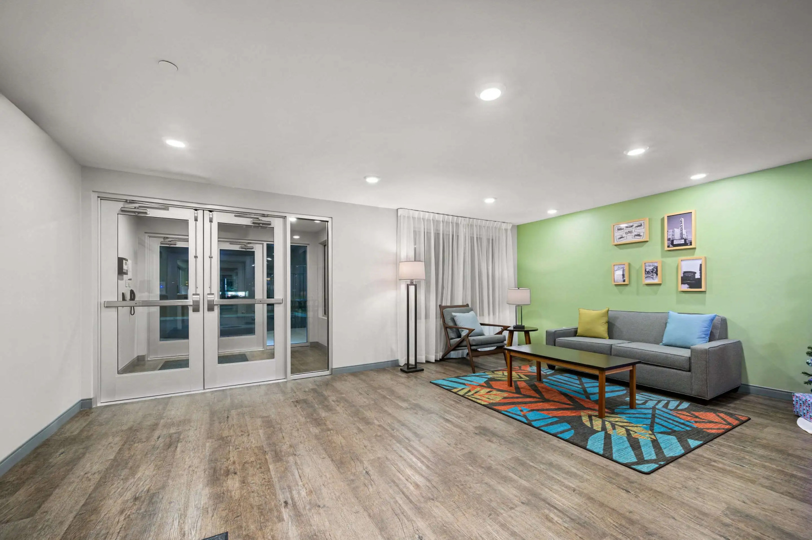 Woodspring Suites Dearborn - Detroit