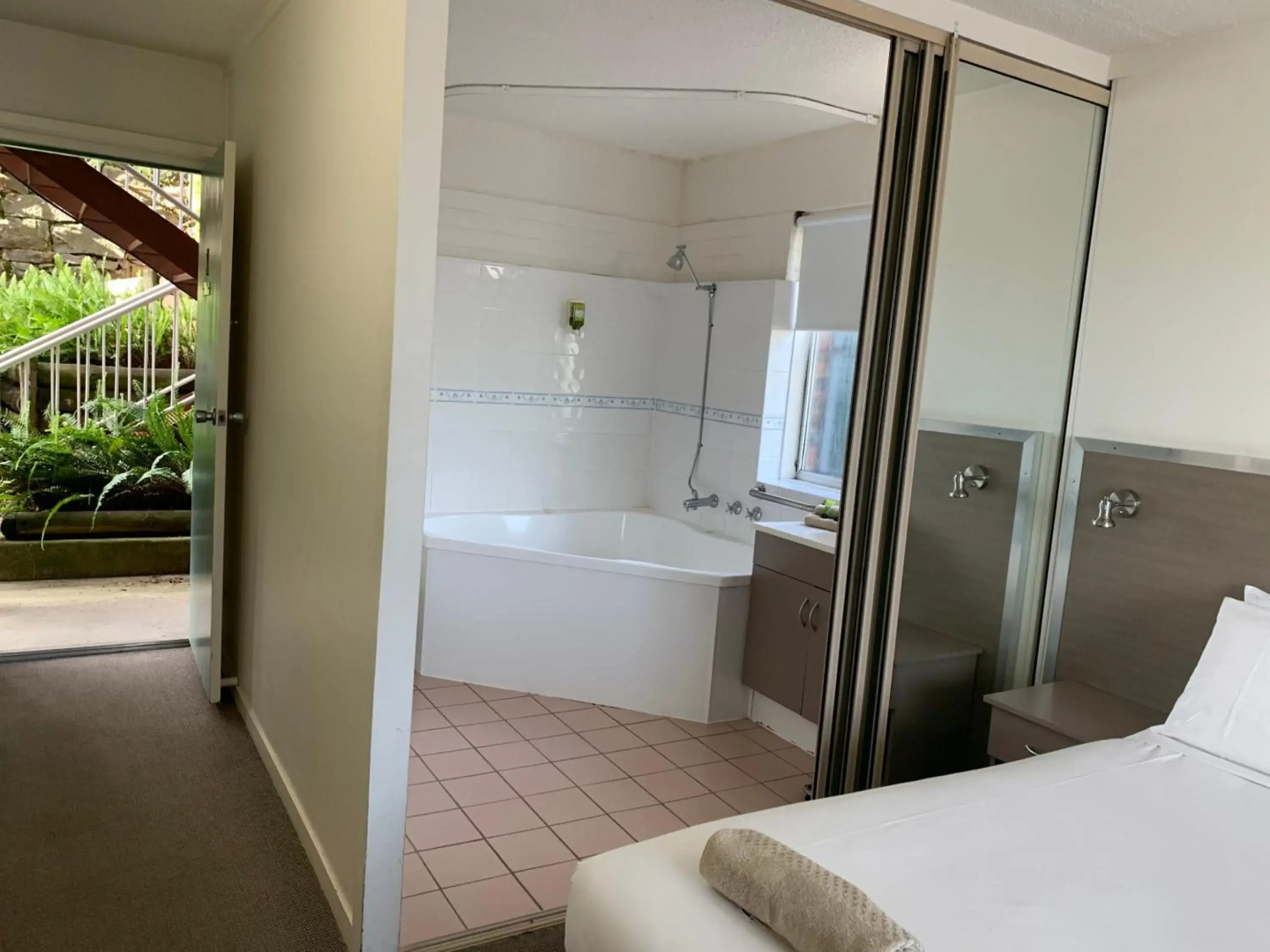 Adina Place Motel Apartments